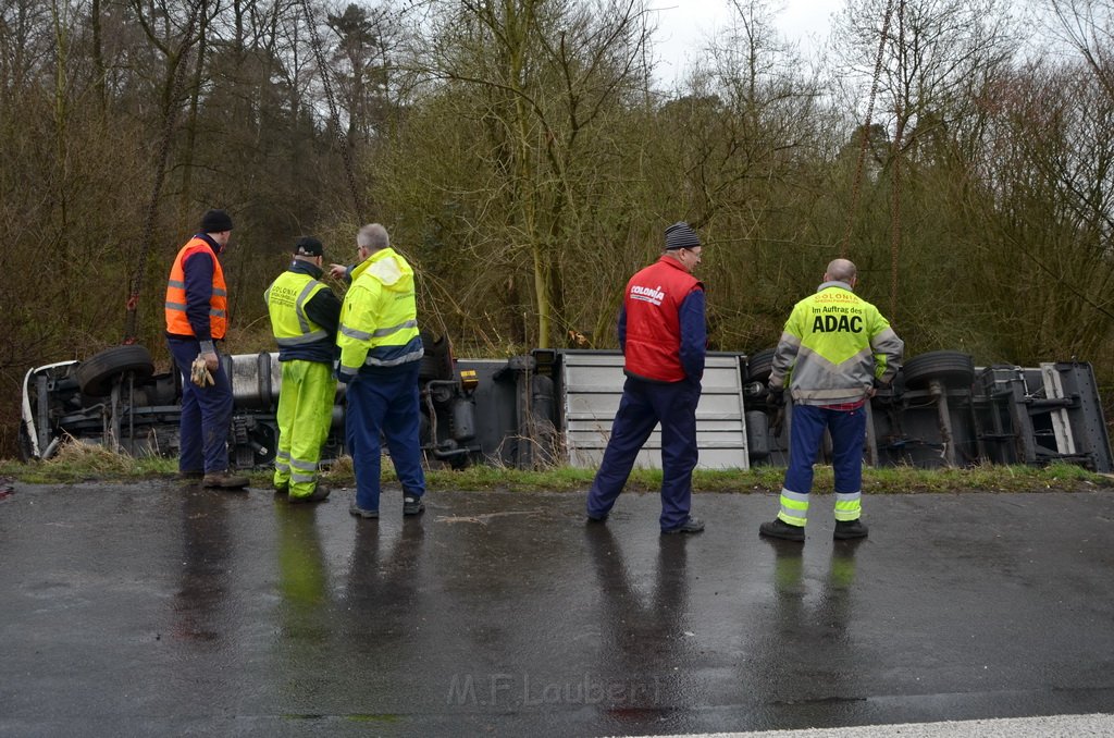 VU LKW umgestuerzt A 3 Rich Frankfurt AS Koenigsforst P313.JPG - Miklos Laubert